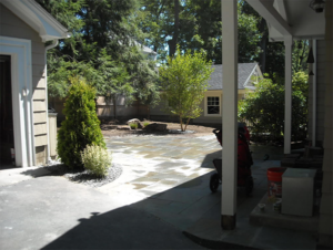 Stone patio for a bakyard in Concord NH